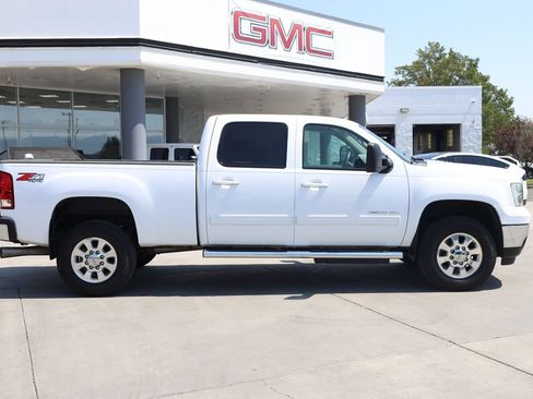 Used 2014 GMC Sierra 2500 SLT w/ SLT Convenience Package AWD/4WD image 7