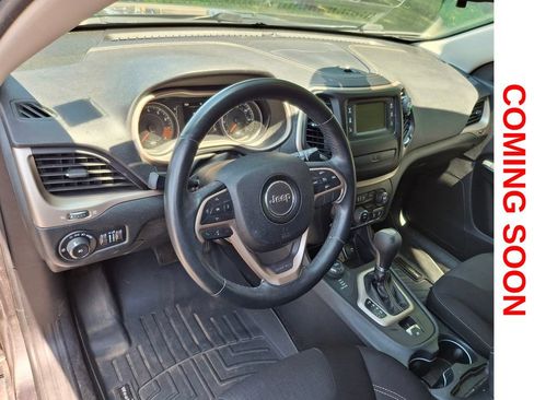 Used 2015 Jeep Cherokee Latitude AWD/4WD image 11