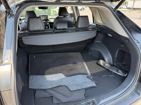 Used 2020 Toyota RAV4 Limited image 21