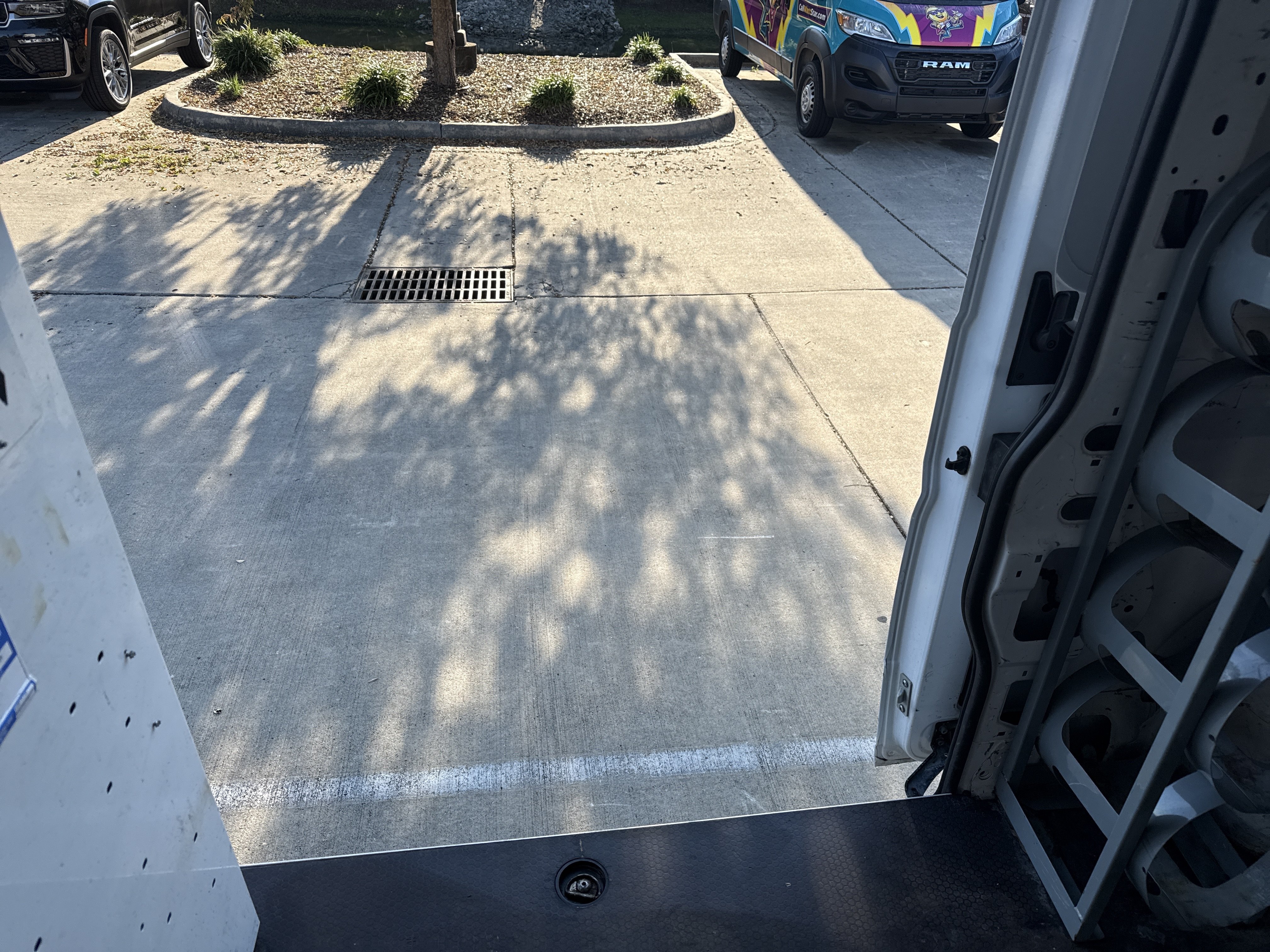 Used 2024 RAM ProMaster 1500 w/ Safety Group FWD image 31