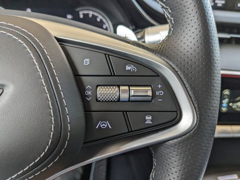 Used 2024 Genesis GV70 3.5T Sport image 22