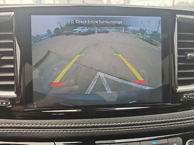 Certified 2024 Chrysler Pacifica Touring-L FWD image 36