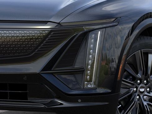 New 2026 Cadillac Lyriq Signature Sport AWD/4WD image 10