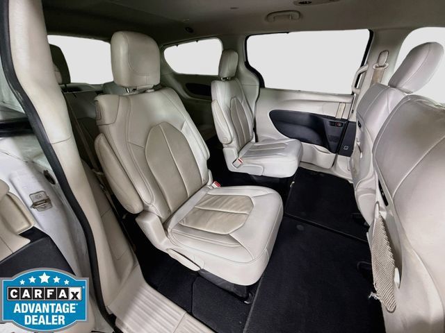 Used 2021 Chrysler Pacifica Touring-L FWD image 27