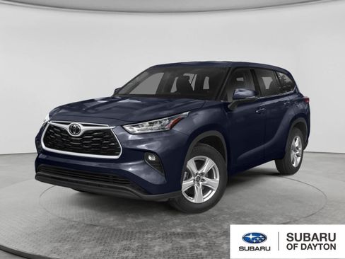 Used 2022 Toyota Highlander L FWD image 1