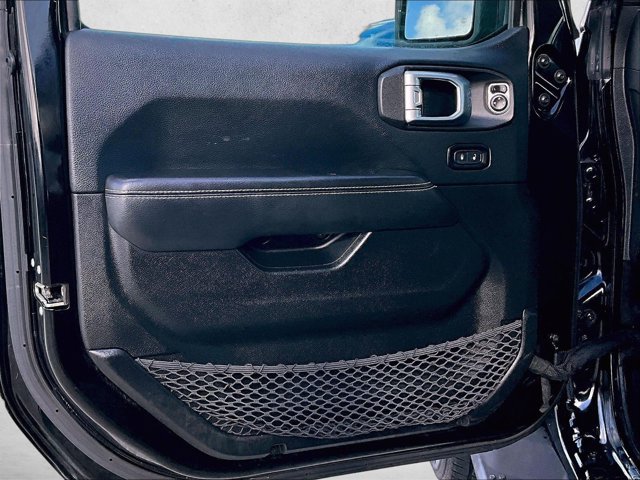 Used 2019 Jeep Wrangler Unlimited Sahara AWD/4WD image 18
