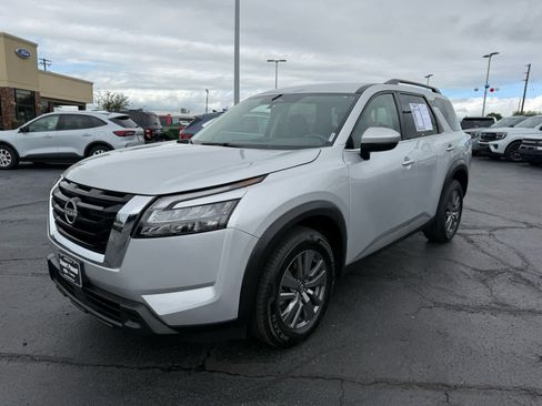 Used 2025 Nissan Pathfinder SV AWD/4WD image 26
