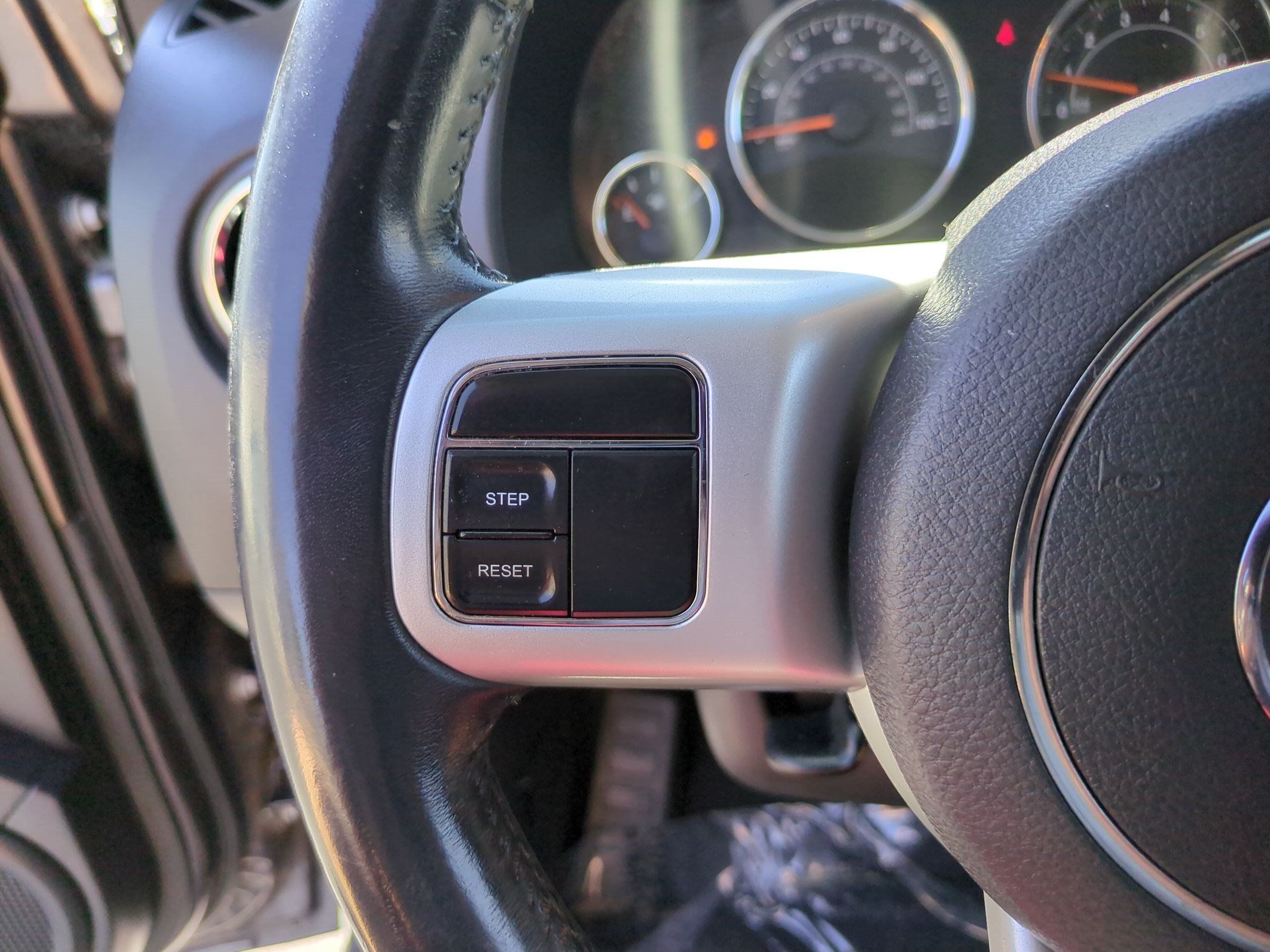 Used 2017 Jeep Compass Latitude FWD image 17