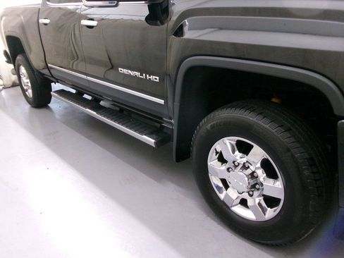 Used 2015 GMC Sierra 3500 Denali w/ Duramax Plus Package AWD/4WD image 15