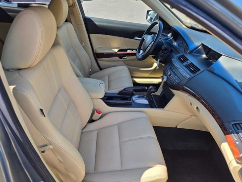 Used 2010 Honda Crosstour EX-L image 25