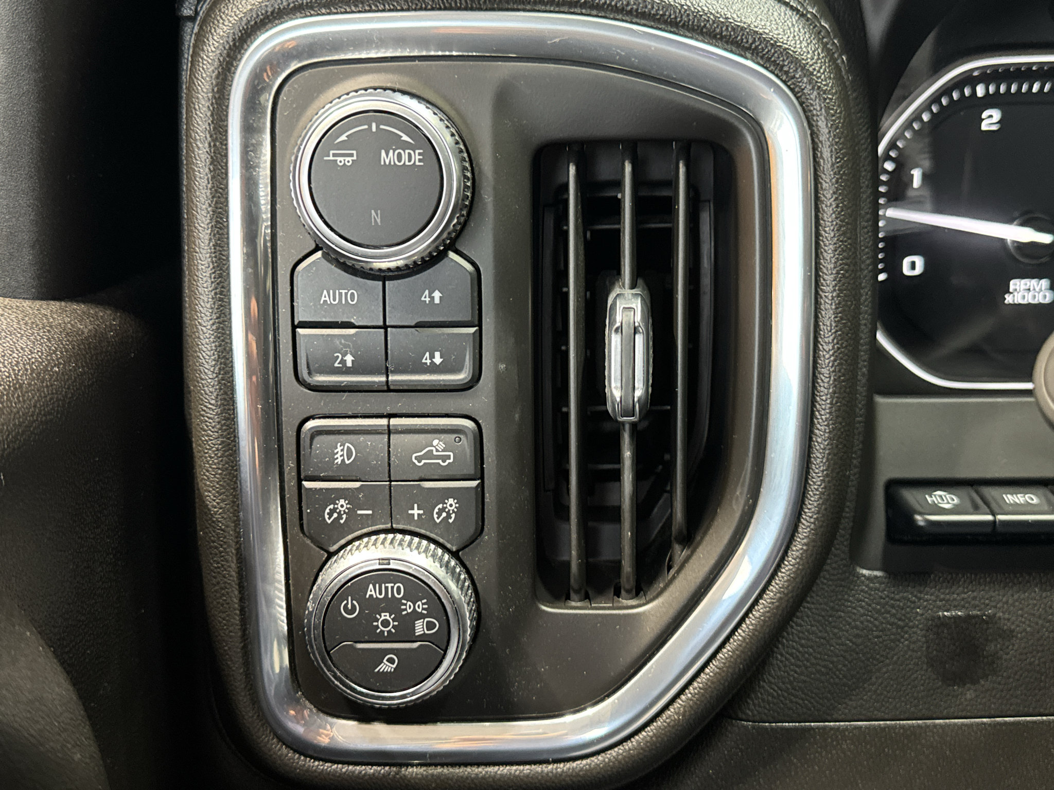Used 2023 GMC Sierra 3500 Denali w/ Denali Black Diamond Edition AWD/4WD image 37