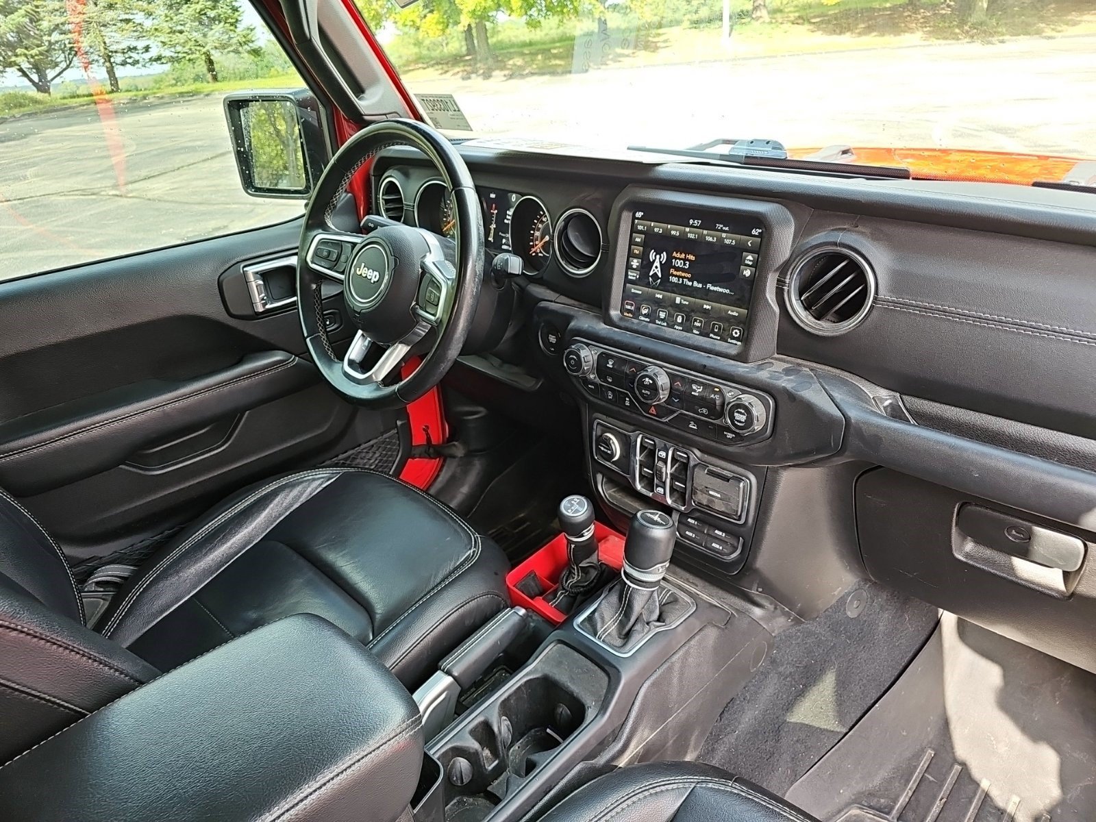 Used 2020 Jeep Gladiator Overland AWD/4WD image 13