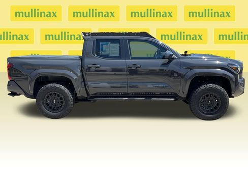 Used 2025 Toyota Tacoma TRD Sport AWD/4WD image 2