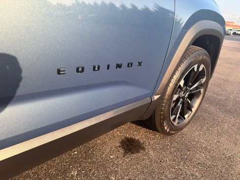 Used 2025 Chevrolet Equinox RS AWD/4WD image 30