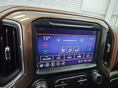 Used 2021 Chevrolet Silverado 1500 High Country w/ Technology Package image 17