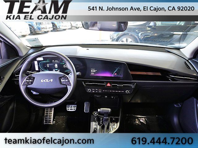 Certified 2025 Kia Niro EX Touring FWD image 21