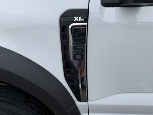 Used 2023 Ford F550 4x4 SuperCab Super Duty image 17