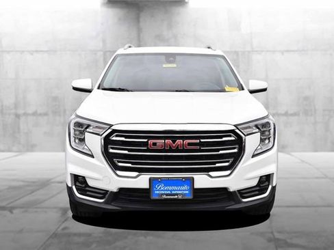 Used 2024 GMC Terrain SLT image 4