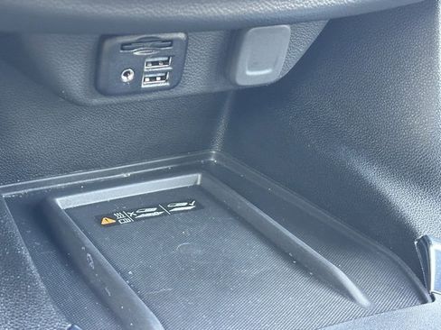 Used 2023 Chevrolet Traverse RS image 22