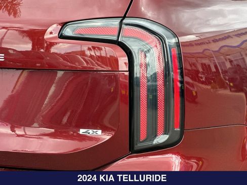 Used 2024 Kia Telluride SX Prestige AWD/4WD image 30
