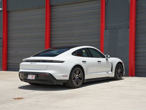 Used 2022 Porsche Taycan 4S AWD/4WD image 12