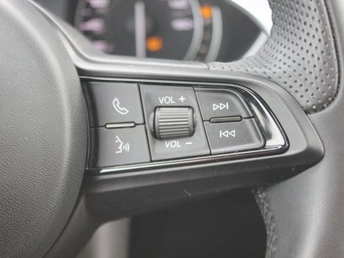 Used 2023 Alfa Romeo Stelvio Veloce image 16