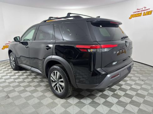 New 2026 Nissan Pathfinder SL image 3