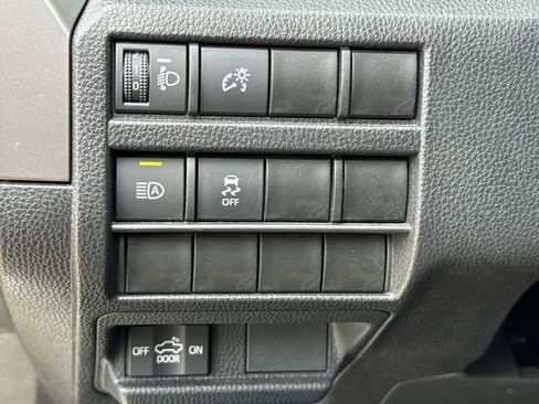 Used 2024 Toyota Tacoma SR5 AWD/4WD image 22