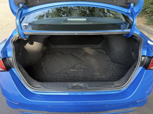 Used 2025 Nissan Sentra SV FWD image 40