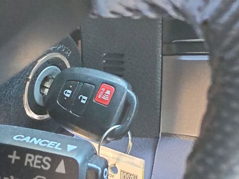 Used 2020 Toyota Tacoma TRD Sport AWD/4WD image 29