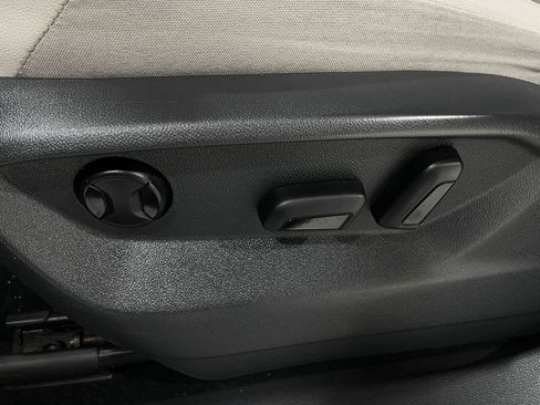 Used 2021 Volkswagen Tiguan SE R-Line image 16