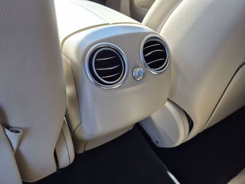 Used 2022 Mercedes-Benz GLC 300 4MATIC image 24