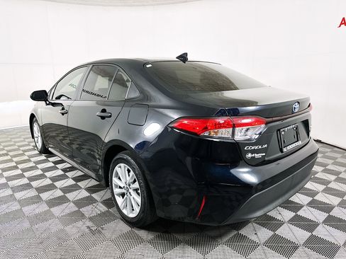 Used 2023 Toyota Corolla LE image 5