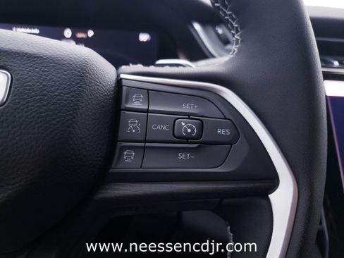 New 2025 Jeep Grand Cherokee Limited image 37