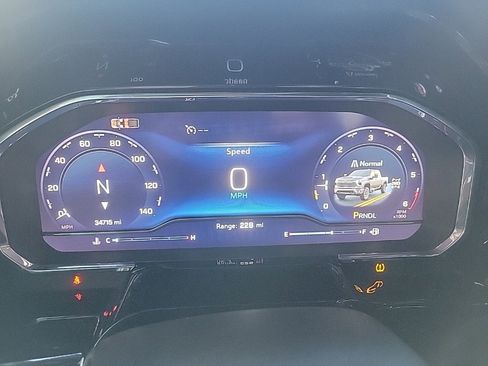 Used 2024 Chevrolet Silverado 2500 LT w/ Convenience Package image 9