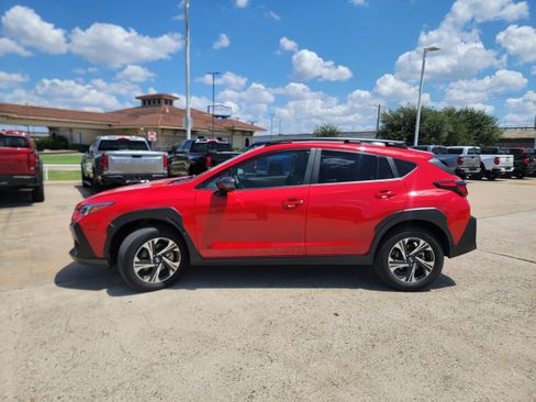 Used 2024 Subaru Crosstrek 2.0i Premium image 4