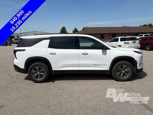 Used 2025 Chevrolet Traverse LT w/ Driver Confidence Package AWD/4WD image 8