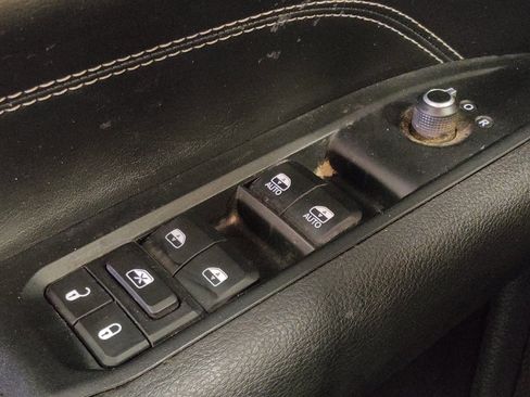 Used 2024 Jeep Compass Latitude w/ Convenience Group AWD/4WD image 27