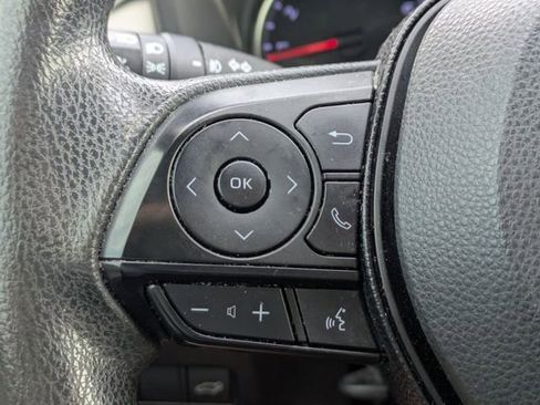 Used 2019 Toyota RAV4 XLE w/ Convenience Package FWD image 25