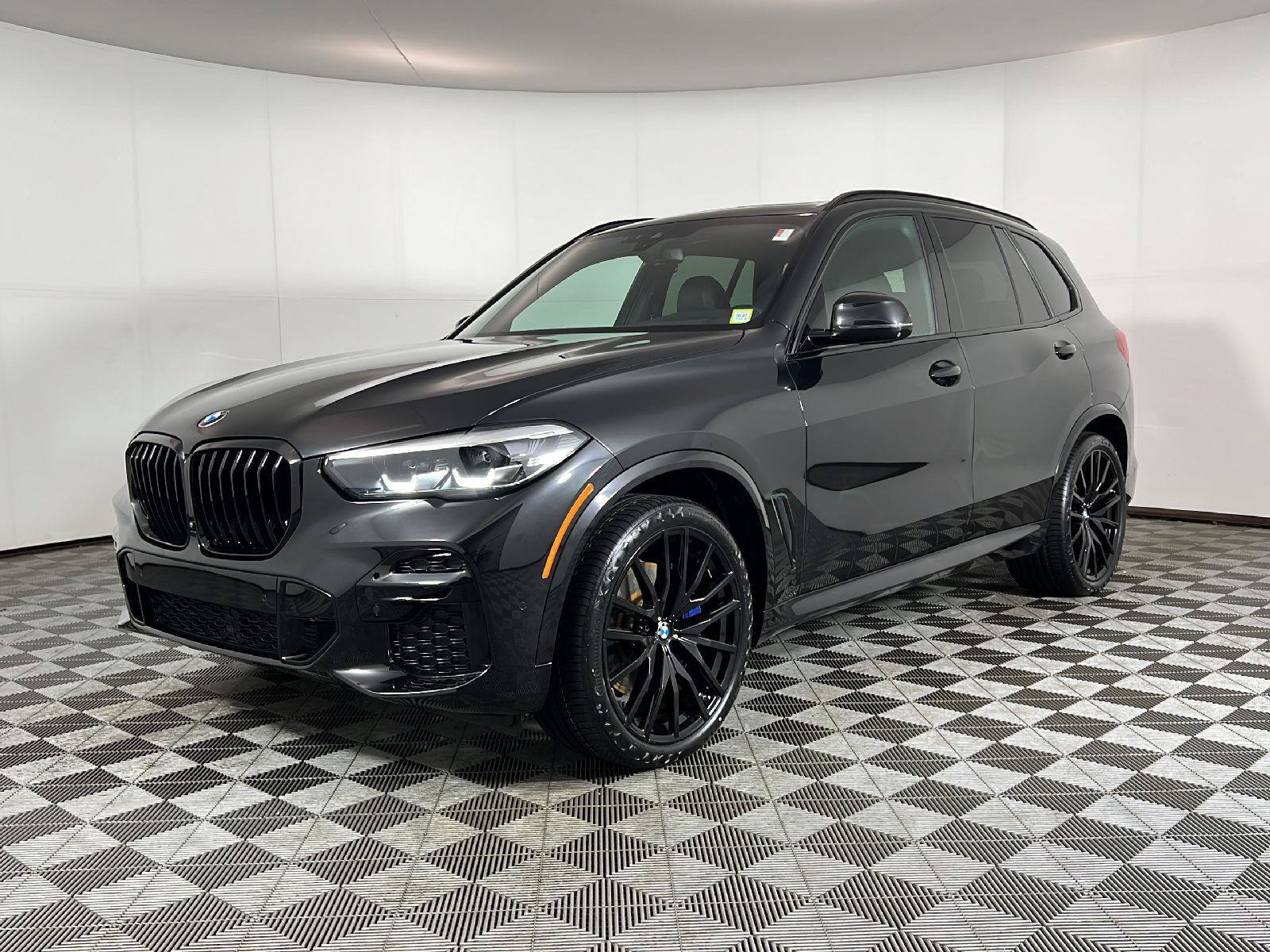 Used 2023 BMW X5 xDrive40i w/ M Sport Package AWD/4WD image 12