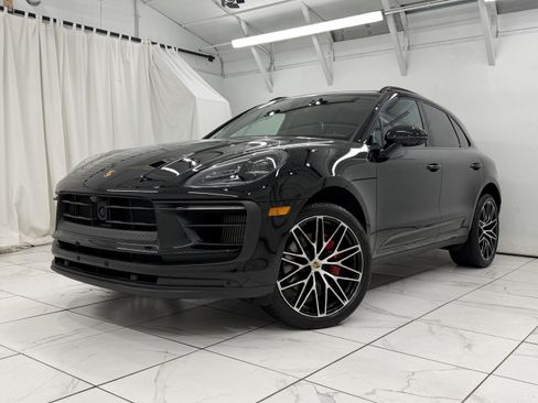 Certified 2024 Porsche Macan S AWD/4WD image 7