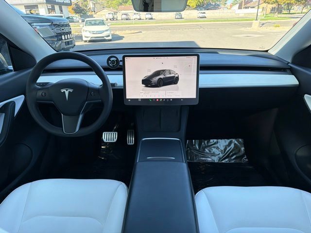 Used 2022 Tesla Model Y Performance AWD/4WD image 17
