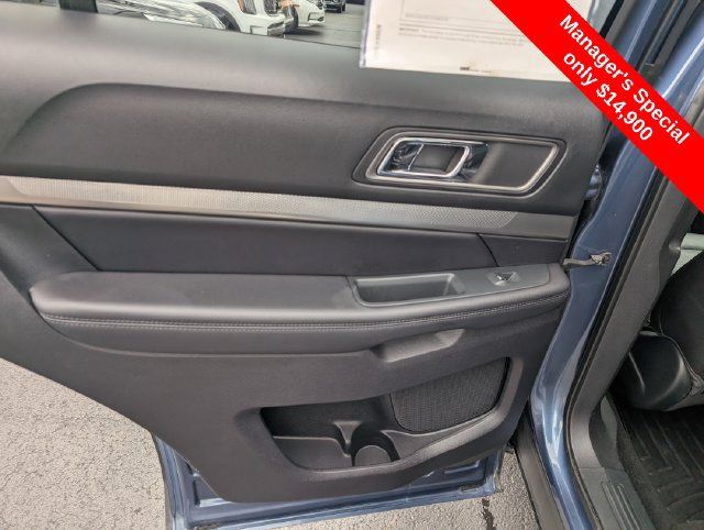 Used 2018 Ford Explorer XLT w/ Equipment Group 202A AWD/4WD image 11