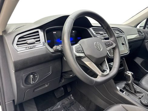 Used 2023 Volkswagen Tiguan SE AWD/4WD image 51
