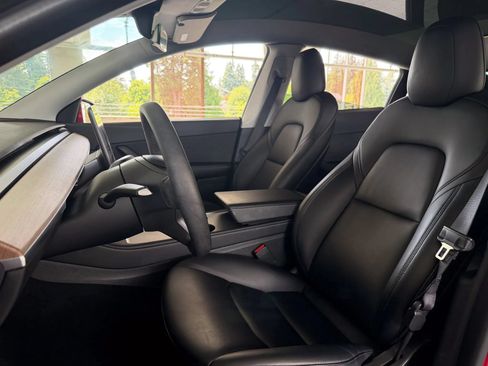 Used 2022 Tesla Model Y Long Range AWD/4WD image 13