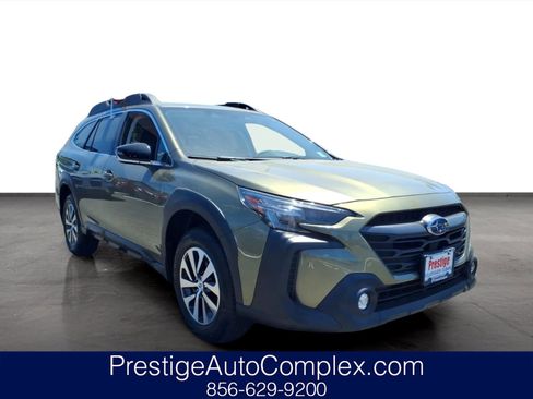 Certified 2025 Subaru Outback Premium AWD/4WD image 1
