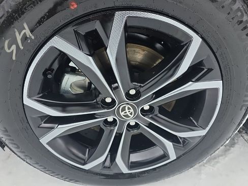 Certified 2025 Toyota Sienna Platinum image 10