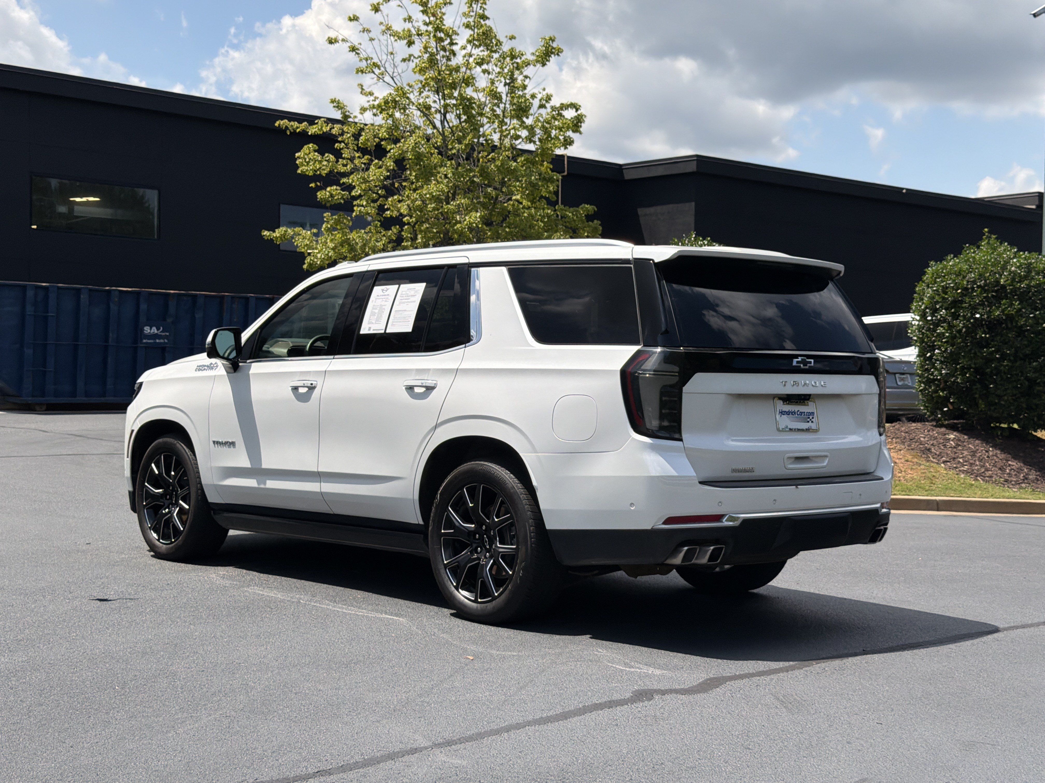 Used 2025 Chevrolet Tahoe High Country AWD/4WD image 16