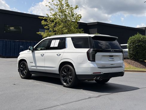 Used 2025 Chevrolet Tahoe High Country AWD/4WD image 16