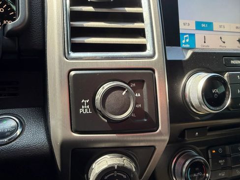 Used 2017 Ford F150 Platinum w/ Technology Package image 24